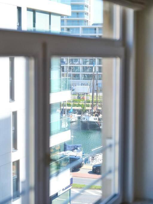 Hugo By The Harbor, Light-Filled And Centrally Located Apartment - Free Parking Ostend Luaran gambar