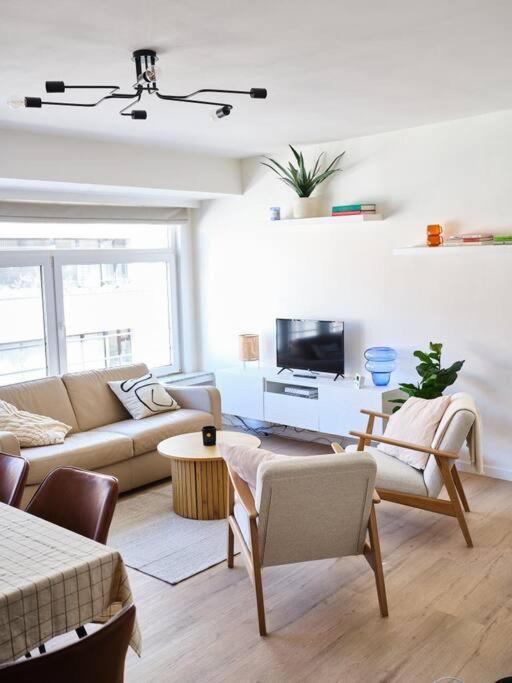 Hugo By The Harbor, Light-Filled And Centrally Located Apartment - Free Parking Ostend Luaran gambar